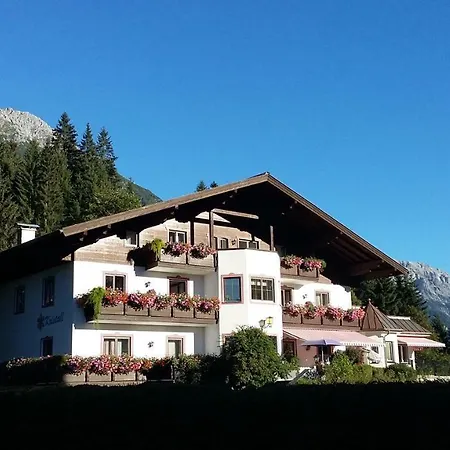 Kristall Guest house 3*